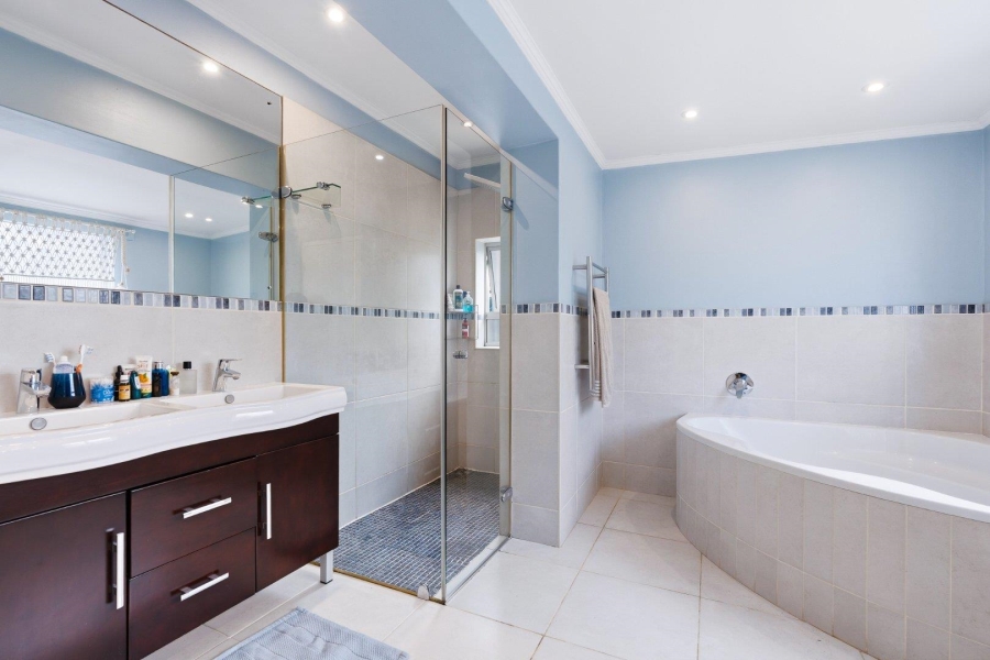 To Let 3 Bedroom Property for Rent in Northshore Western Cape